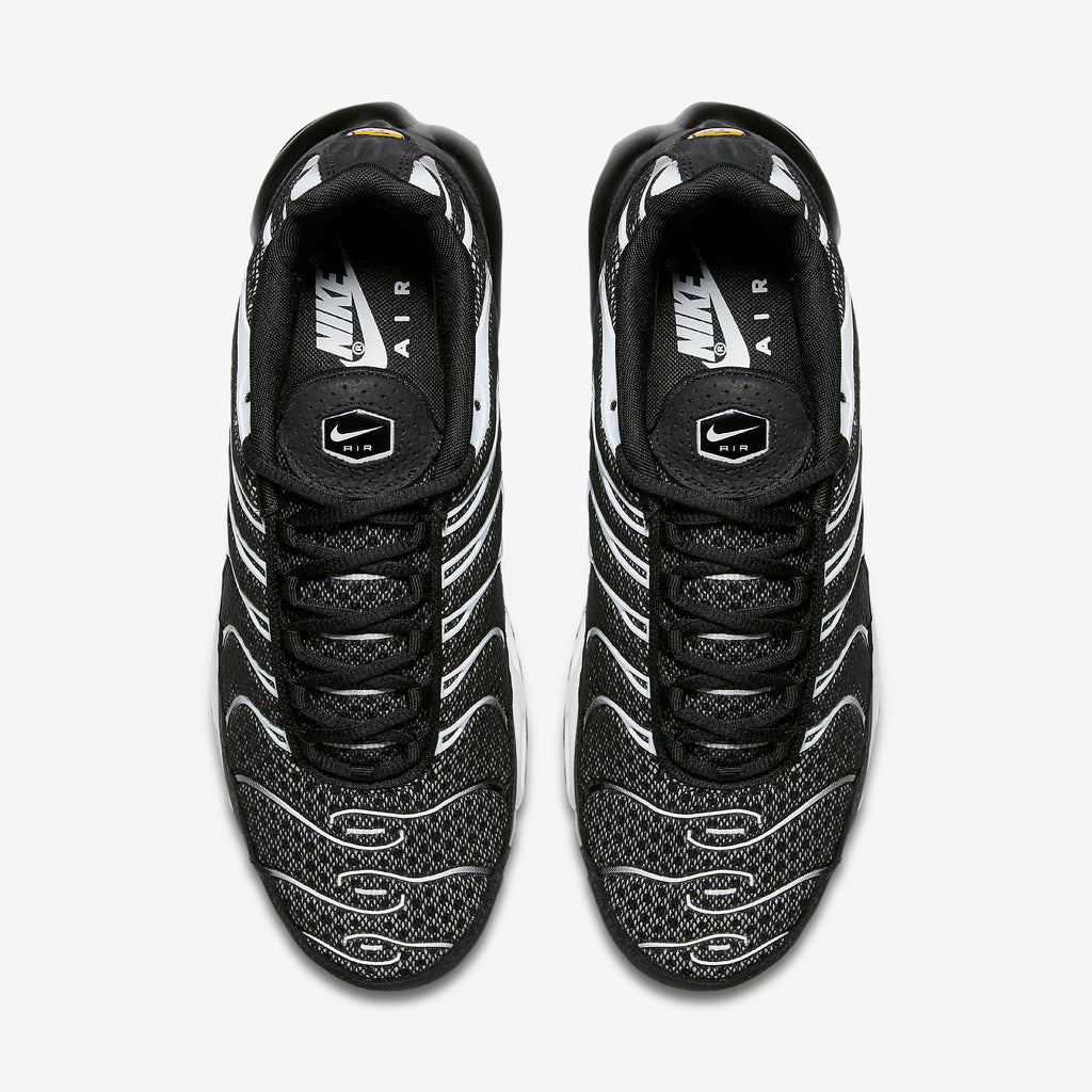 Air Max Plus - Black Sail Salsa Red